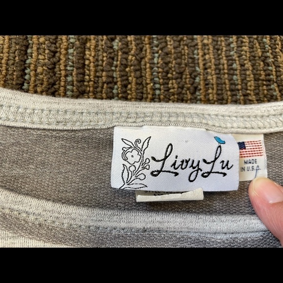 Livy Lu Boutique Brand Long Sleeve Light weight active casual comfy, sz M, New - Picture 2 of 4